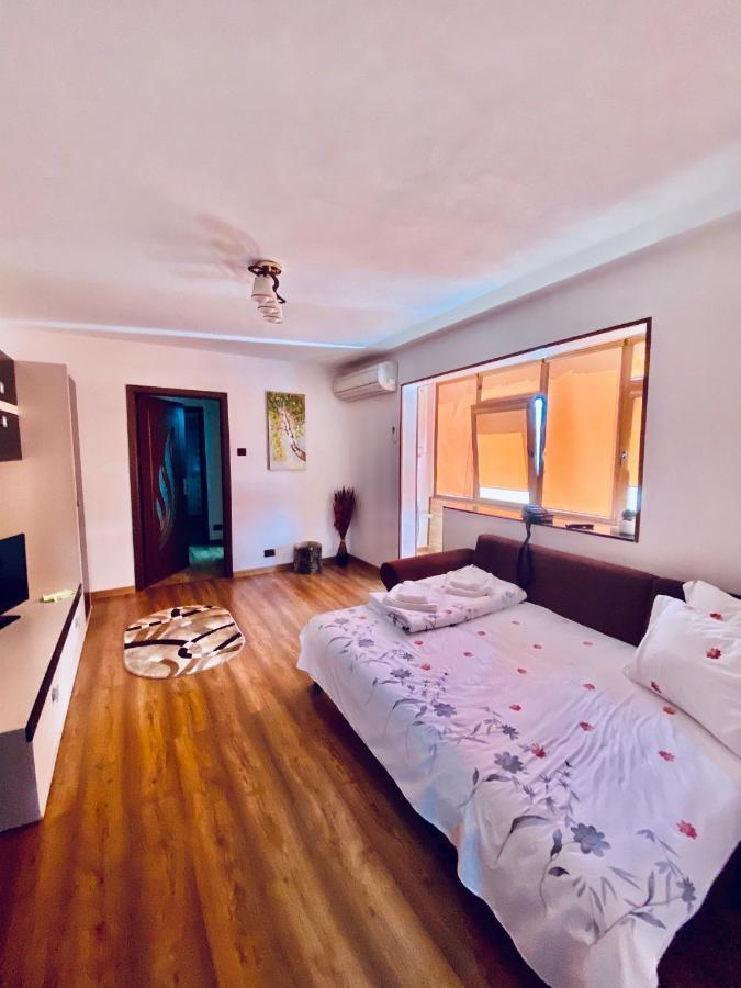 Апартаменты Apartament Sunshine Оршова Экстерьер фото