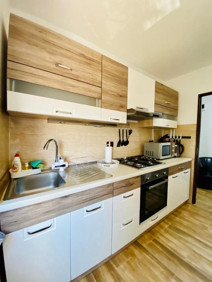 Апартаменты Apartament Sunshine Оршова Экстерьер фото