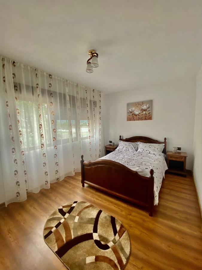 Апартаменты Apartament Sunshine Оршова Экстерьер фото
